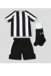 Newcastle United Babyklær Hjemme Fotballdrakt til barn 2022-23 Korte ermer (+ Korte bukser)